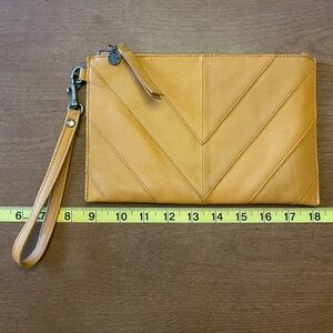 Lucky Brand Rila Soft Leather Zip Wristlet Wallet Purse